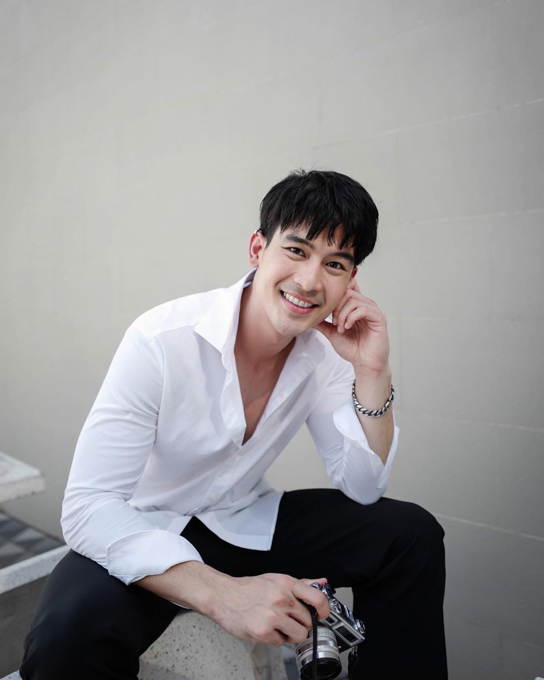 id="gnb0mpky7f">金纳·纳瓦拉( jinn),1993年1月21日出生于泰国曼谷