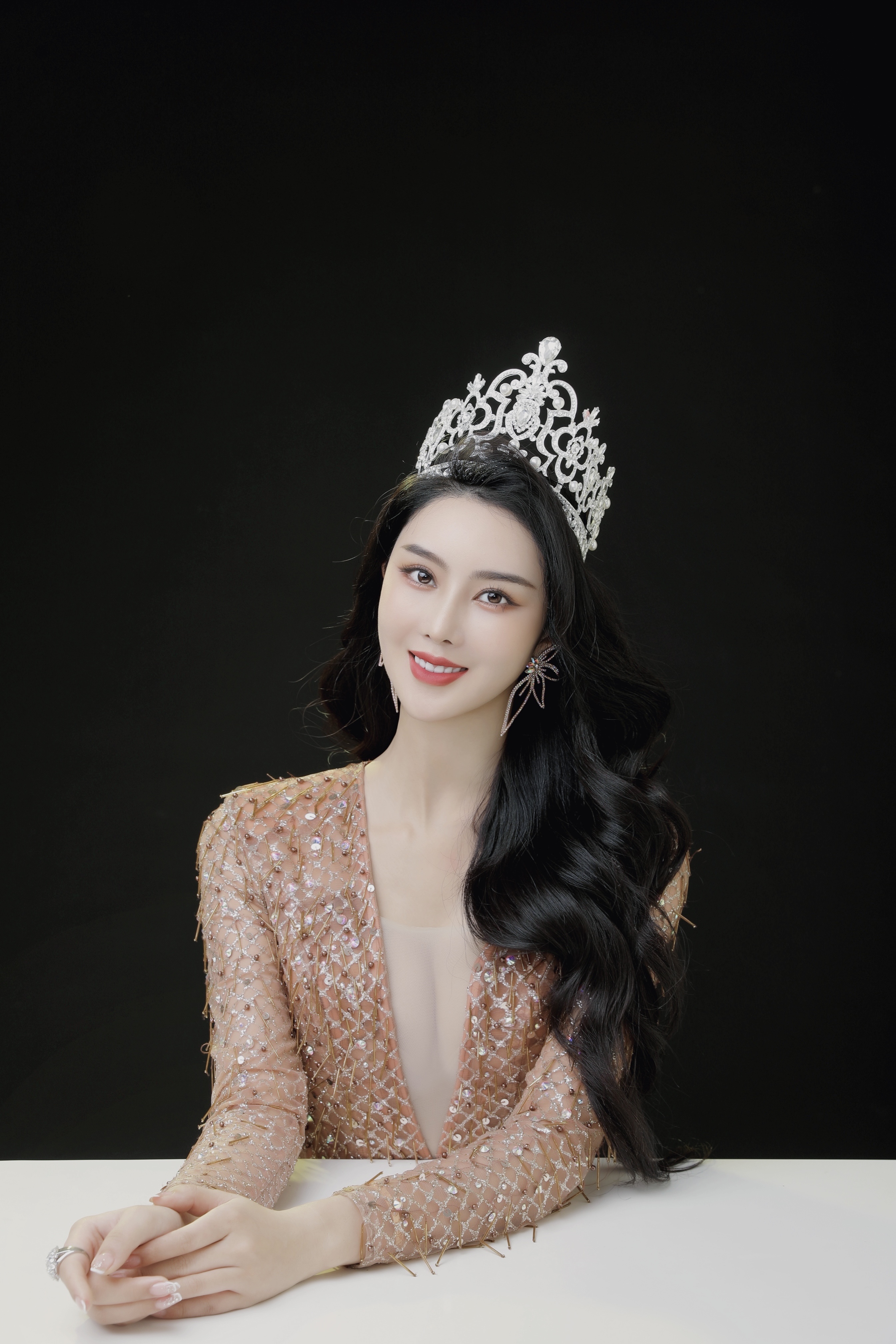 olivia) /i>,女,中国内地女模特