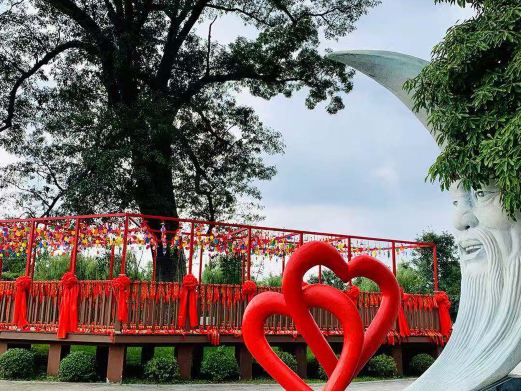  p>红豆幸福里位于德阳市什邡市师古镇红豆村. /p>