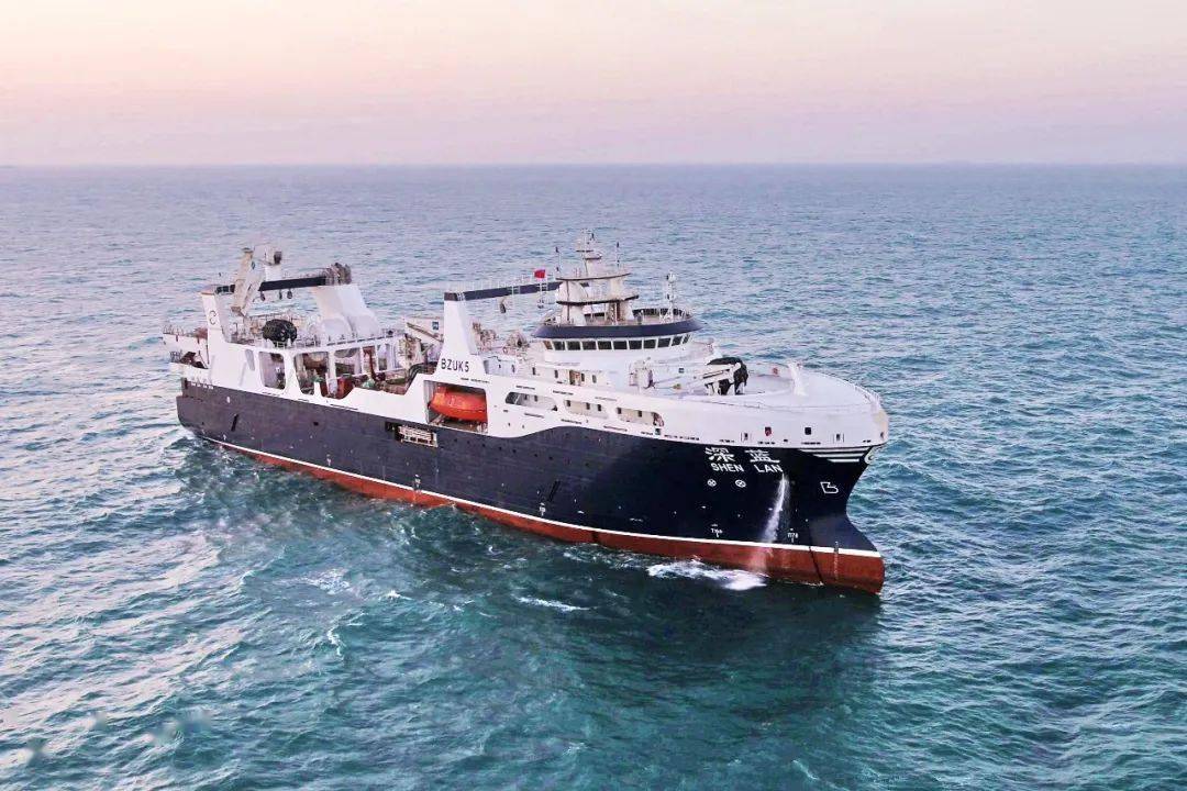 深蓝号渔业捕捞加工船