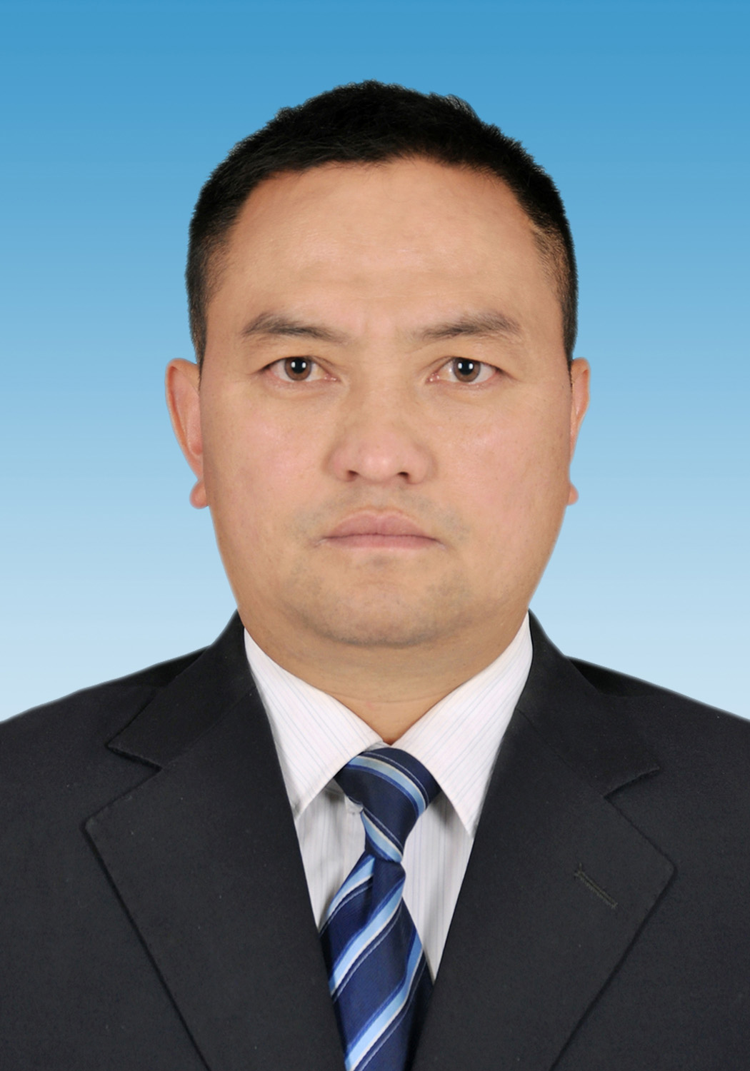  p data-id="gnbpk4g47p">罗兴贵,男,彝族,19