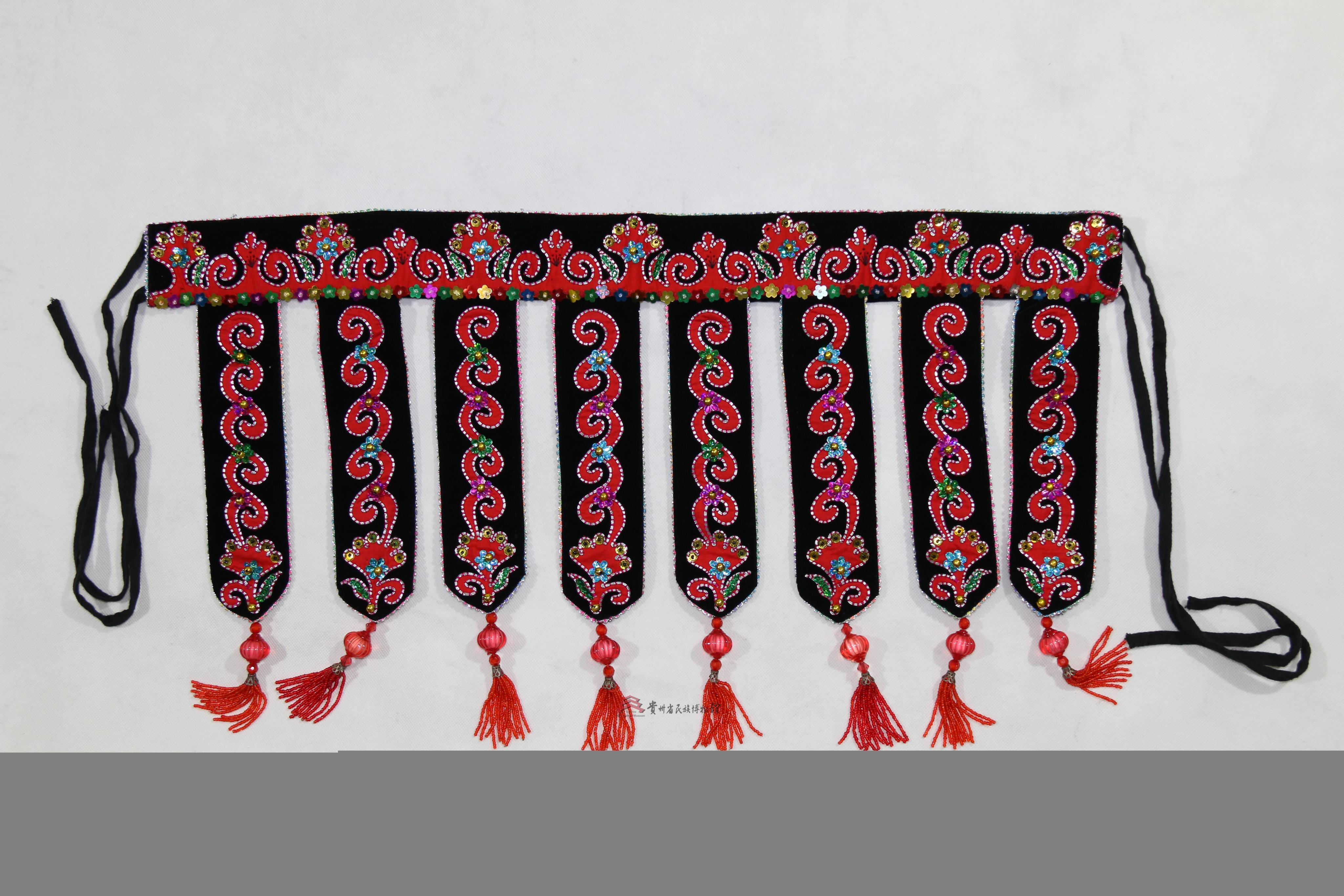 当代安顺汪家山苗族黑绒布刺绣流苏飘带