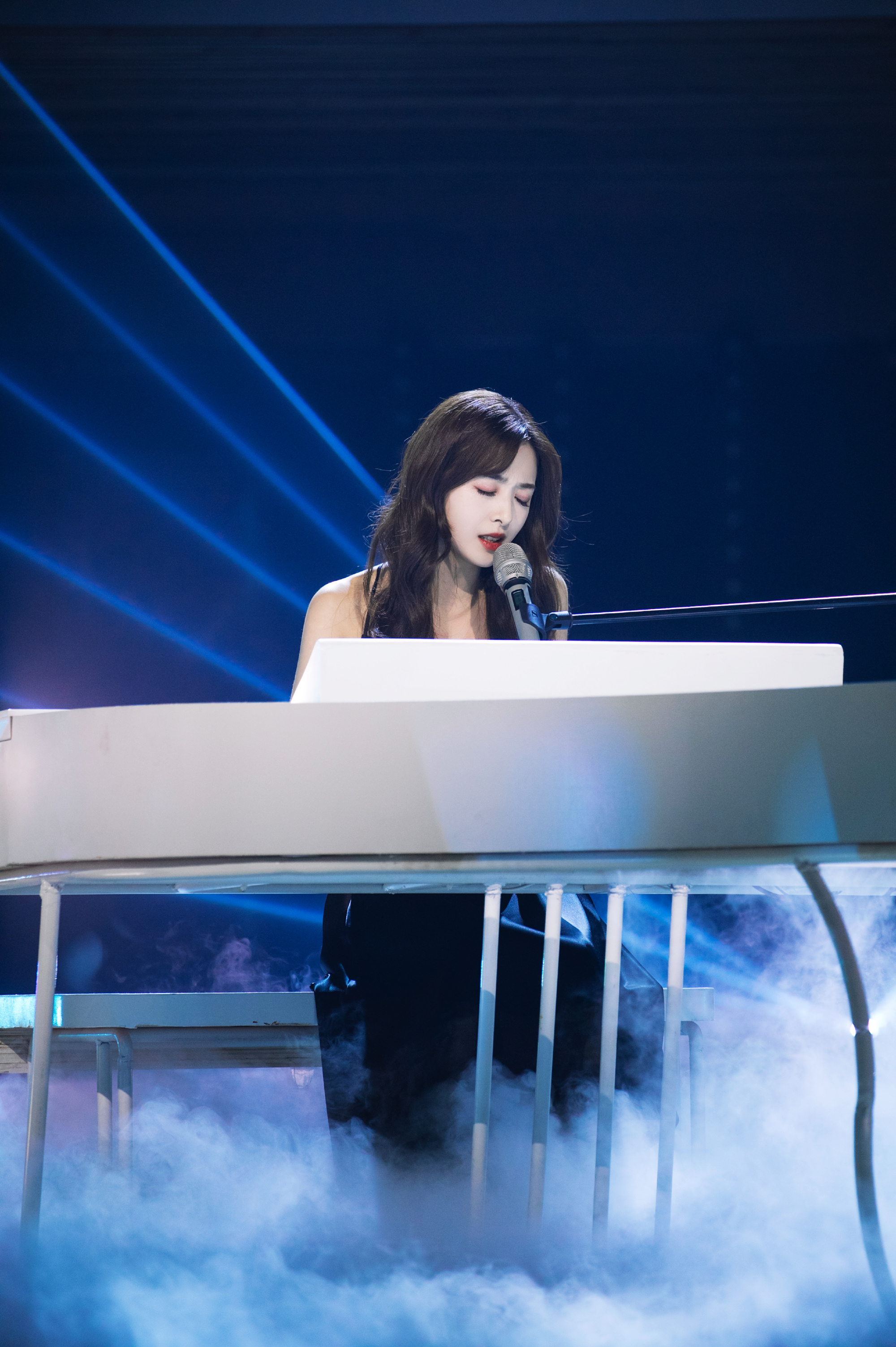  p>张含韵,1989年4月9日出生于四川省德阳市旌阳区,中国内地流行乐女