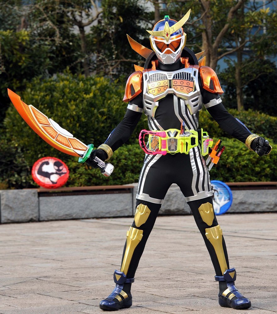 中登场的主角假面骑士