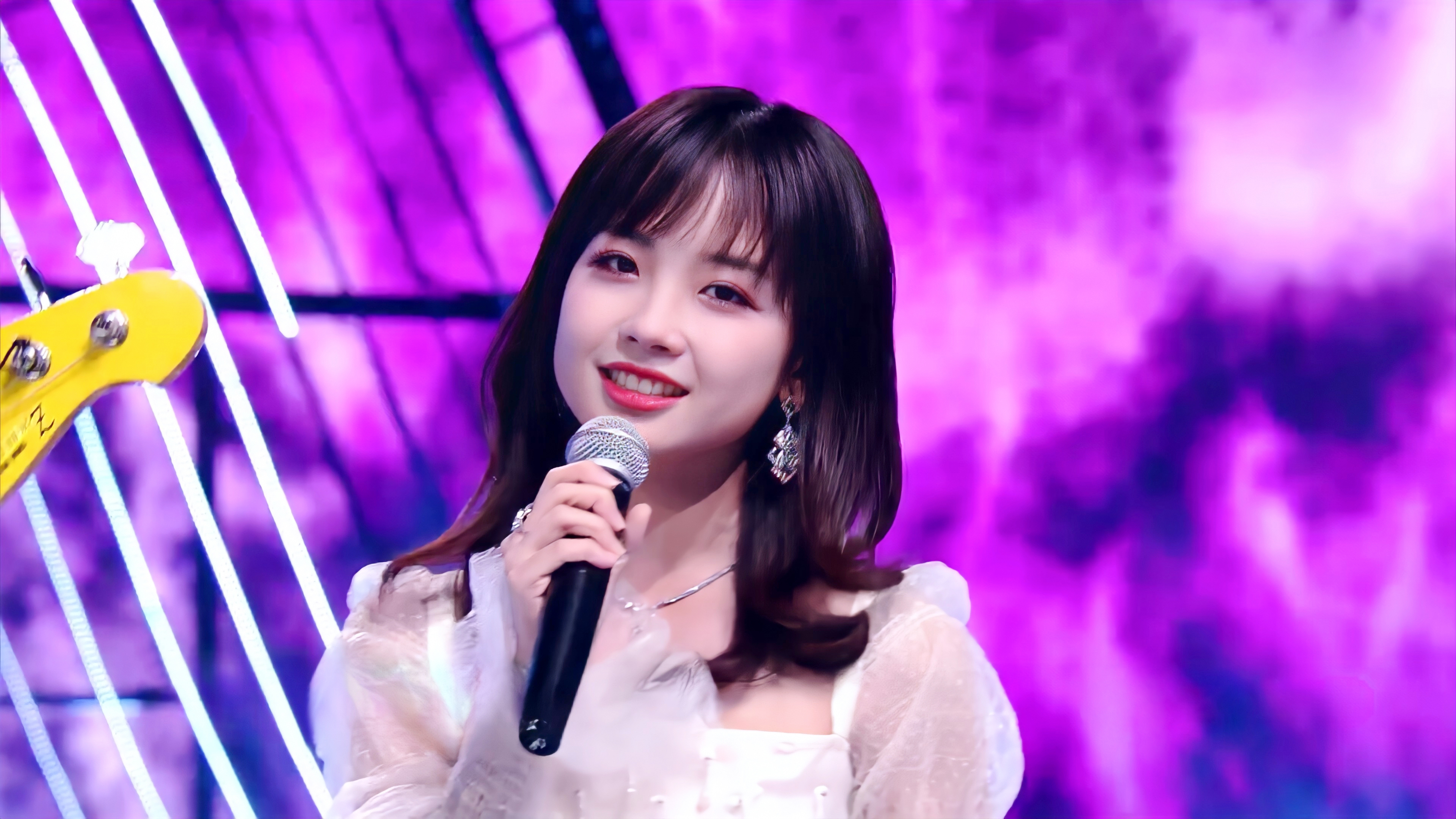  p>王冰冰,1990年出生于吉林省长春市,中国内地记者