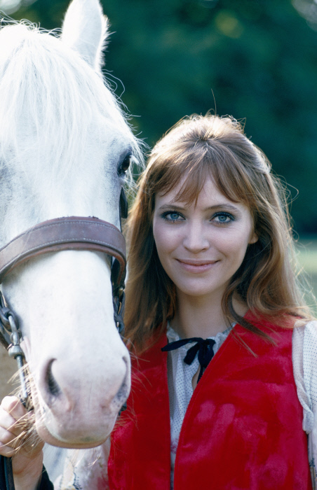  p>安娜·卡里娜 i>(anna karina,1940年9月22日-2019年12月14日) /i>