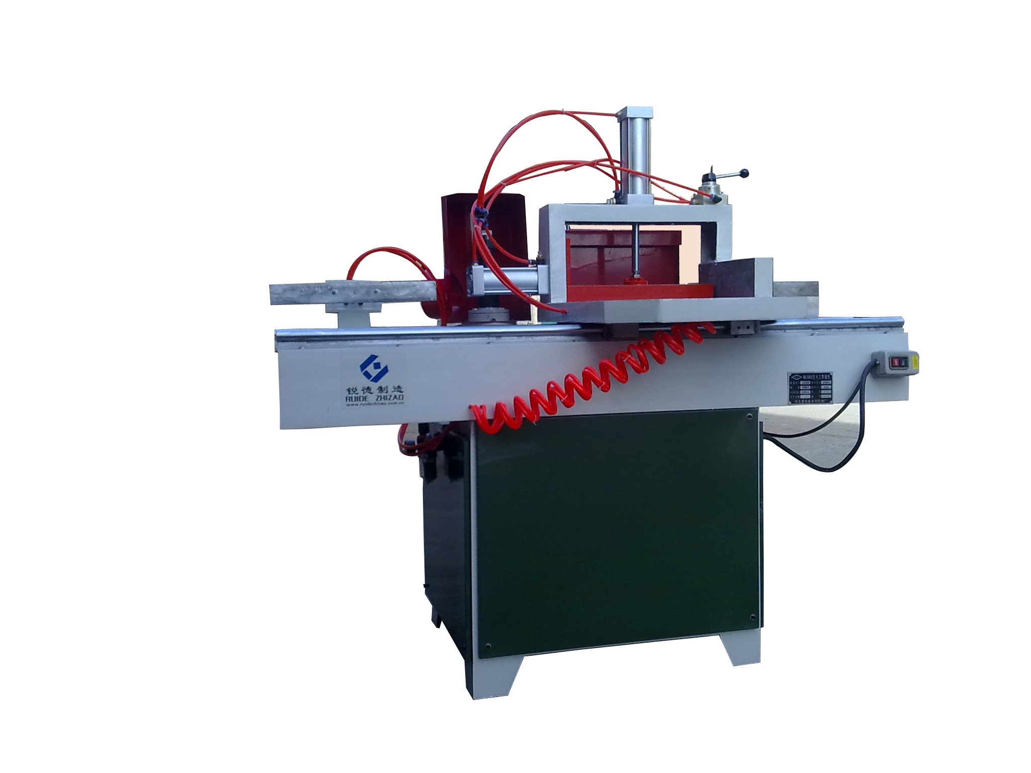  p data-id="go16zvtq9c">接木机是将短木料接长的一种专用成套机器