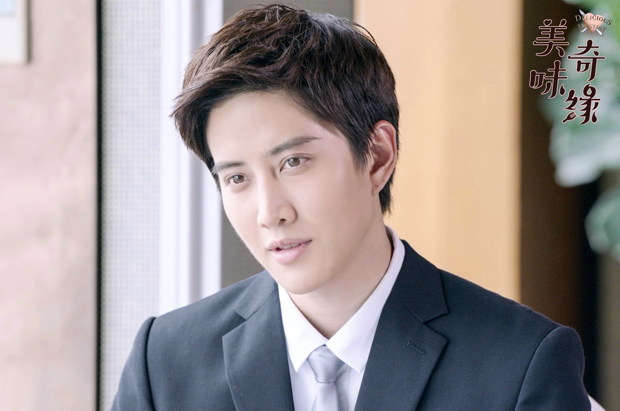  p>披拉·尼迪裴善官(mike),1989年12月19日出生于泰国,泰国流行乐男