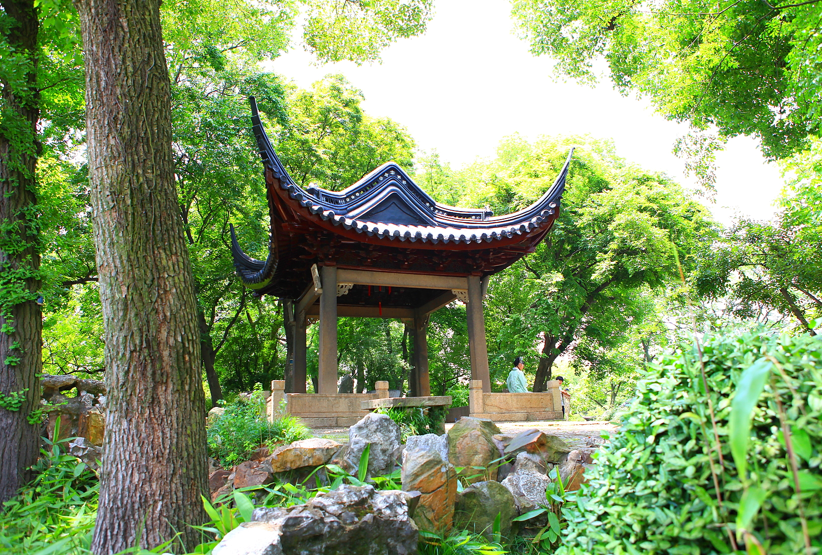  p data-id="gnwh15wbd1">古代的中国园林建筑建造大多与享乐生活有