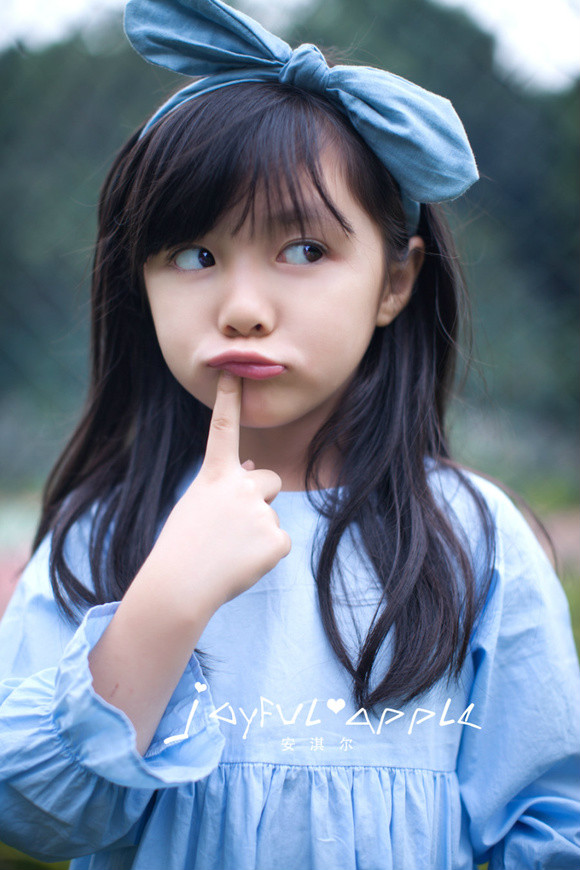  p>安淇尔 i>(小苹果) /i>,2007年12月19日出生于湖南长沙,中国女演员