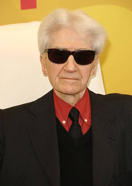  p>阿伦·雷乃 i>(alain resnais,1922年6月3日——2014年3月1日) /i>