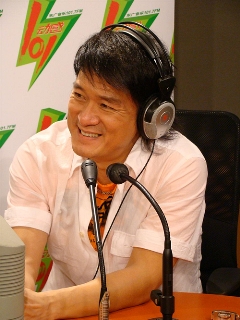 周华健(emil wakin chau),1960年12月22日出生于中国香港西营盘,祖籍