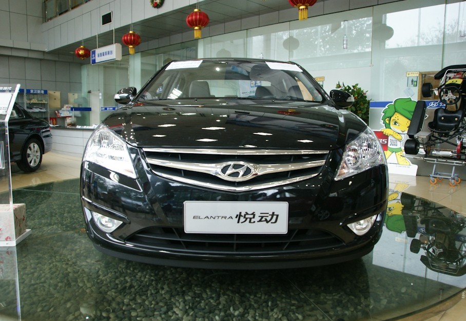 现代悦动车