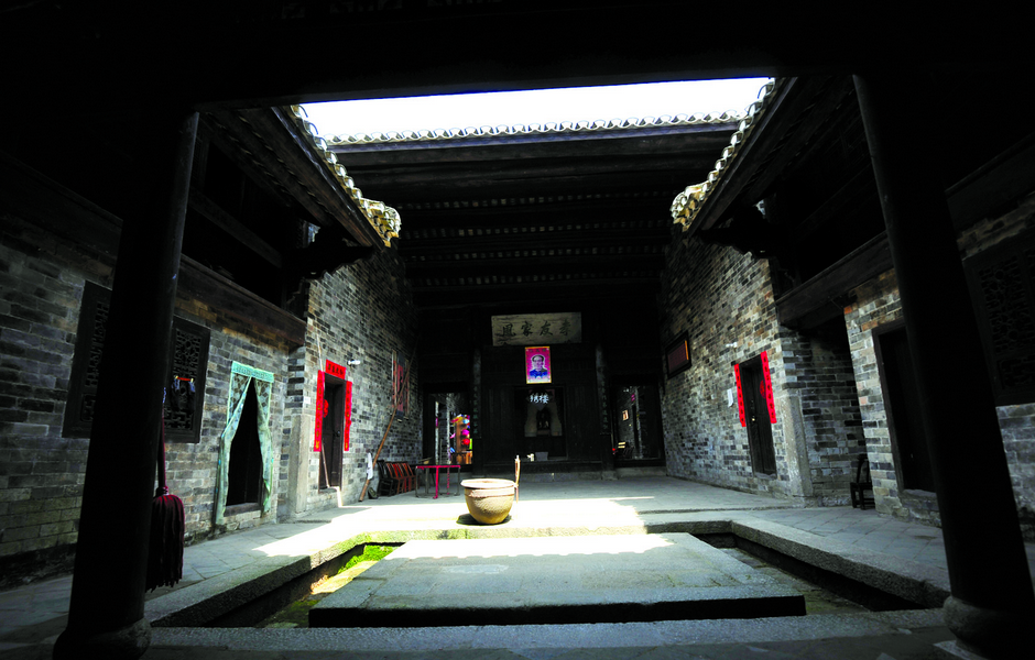  p data-id="gnvg8c5s10">张谷英村,隶属湖南省岳阳市岳阳县张谷英镇