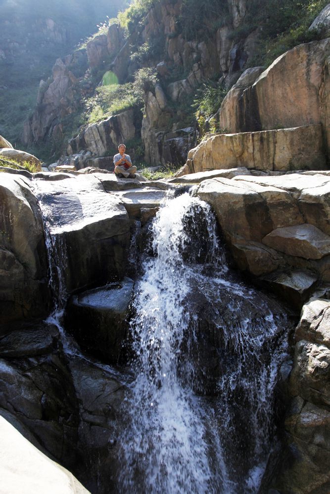  p>大洼风景区位于山东省临沂市平邑县城东北35公里处,南距 a target=