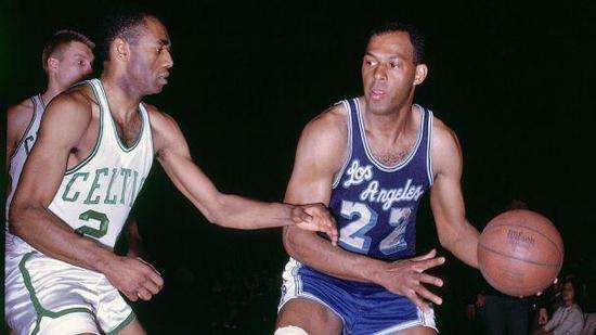  p>埃尔金·贝勒(elgin baylor,1934年9月16日—2021年3月),出生于