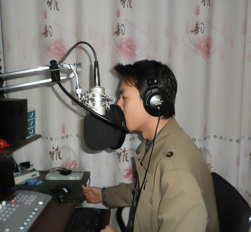  p data-id="gnx89tohb1">布兰德是一位配音人,有声小说代表作品有