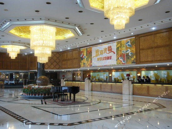  p>江门蓬江区港口路22号酒店介绍:四星级涉外旅游饭店——银晶酒店