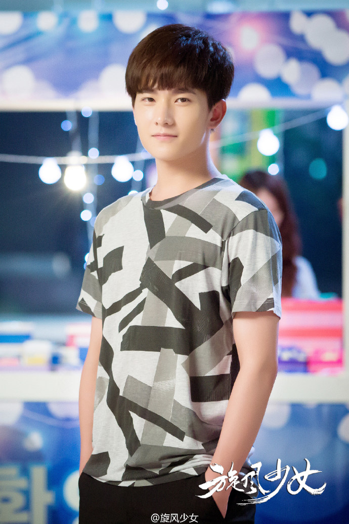 男,电视剧《 a target="_blank" href="/item/旋风少女/16183458"