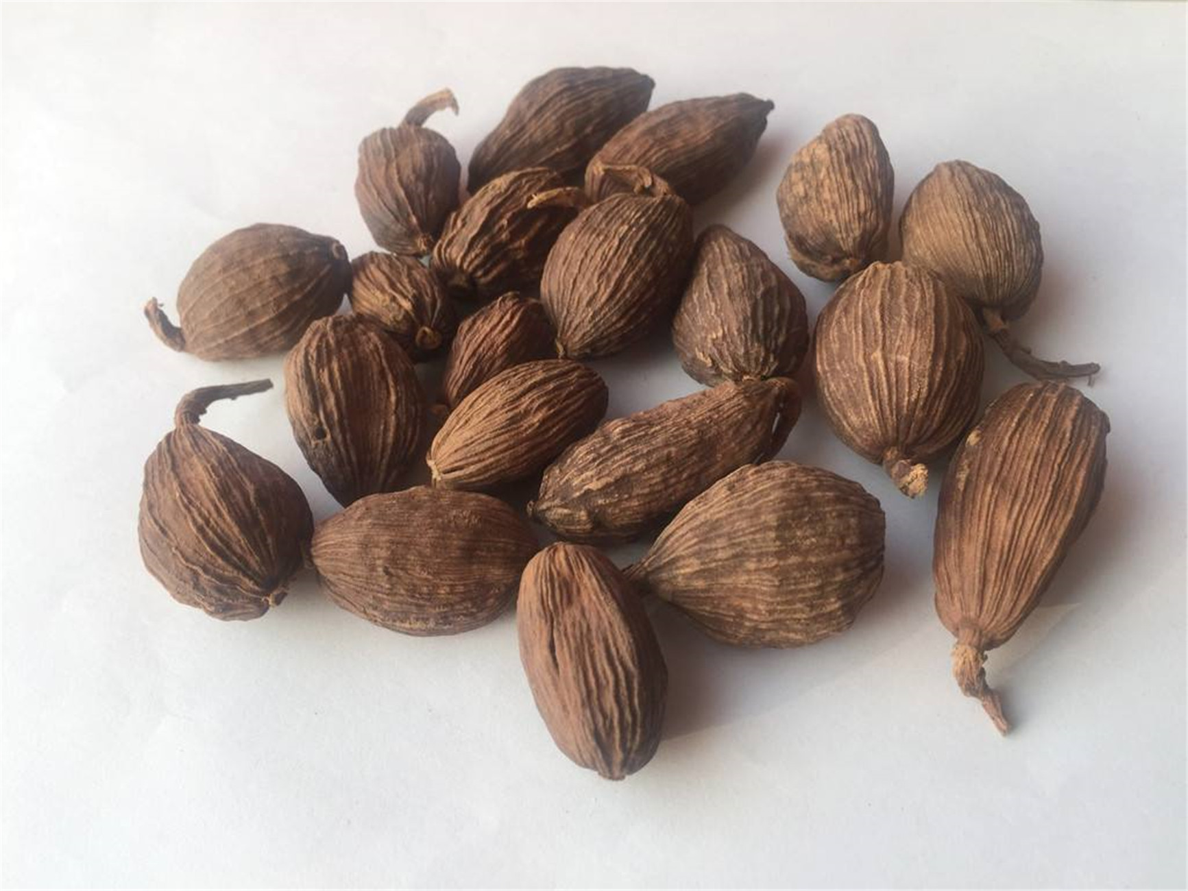  p>草果(学名: i>amomum tsaoko /i> crevost et lemarie)是姜科,豆蔻