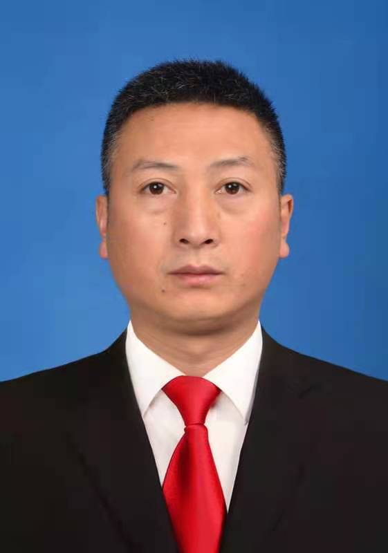 现任贵州省凤冈县经济贸易局党组书记,局长