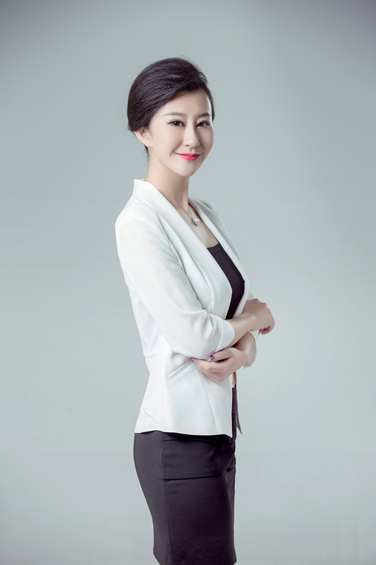  p>蔡明娜( i>原名蔡冉,曾用名蔡镒鸿 /i>),出生于河北省承德市,中国