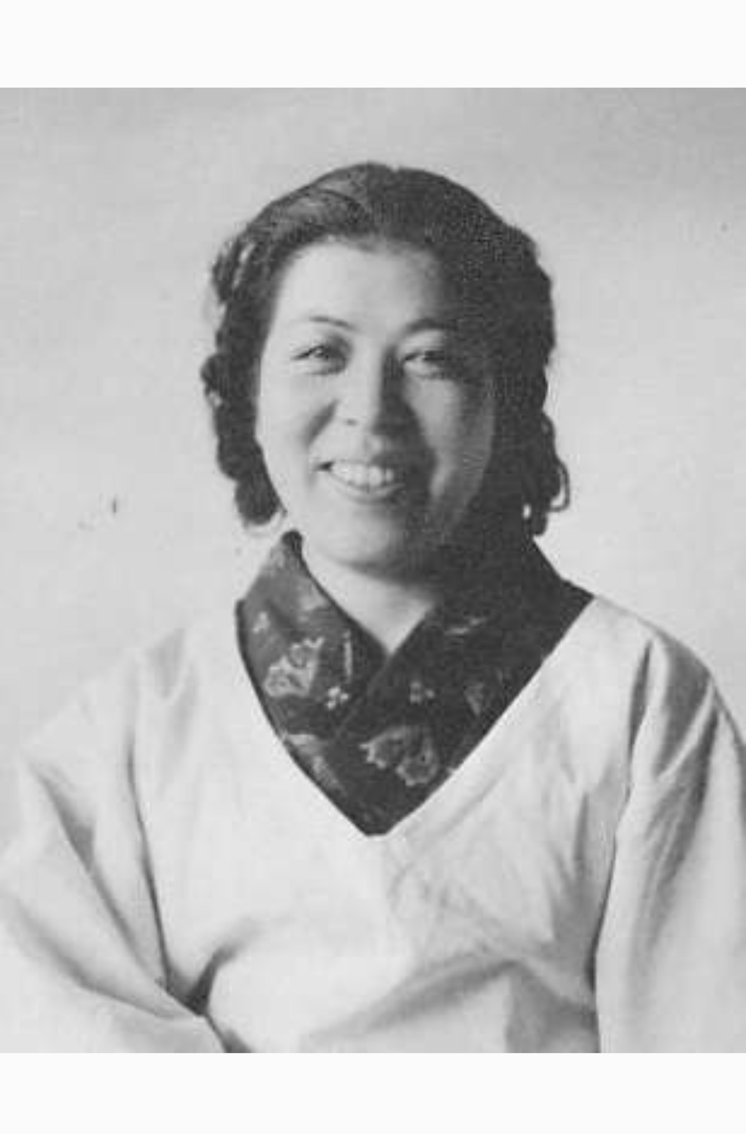  p data-id="txs5nant2a5o">小山初代(1912年3