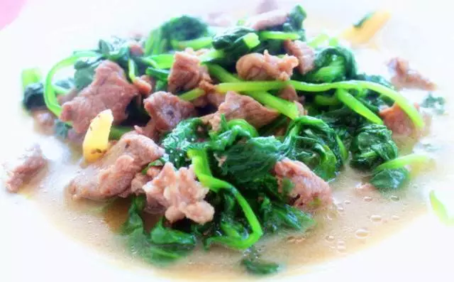 选用牛肉,菠菜(或 a target="_blank" href="/item/芥蓝/1449169"