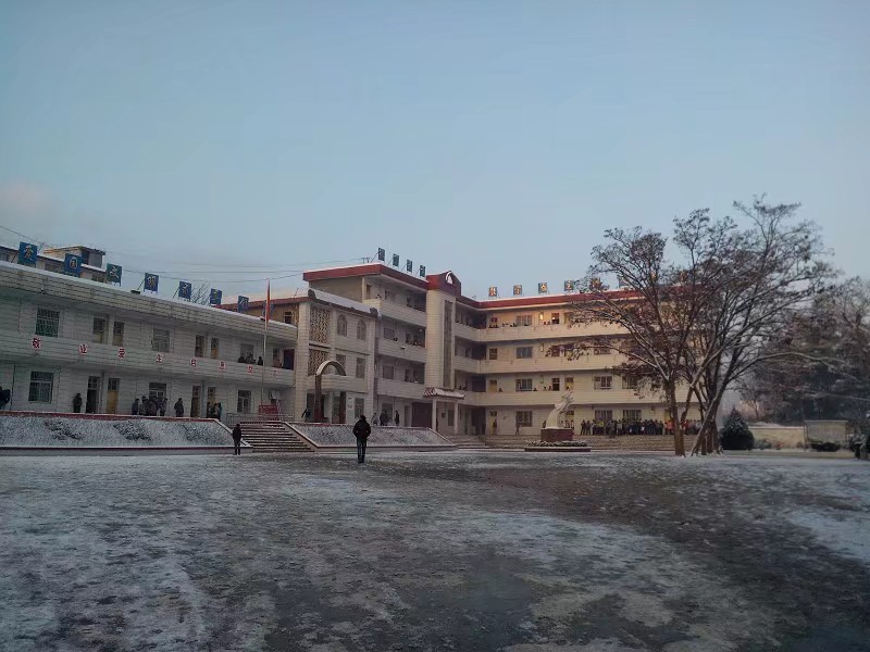 威宁县哲觉中学