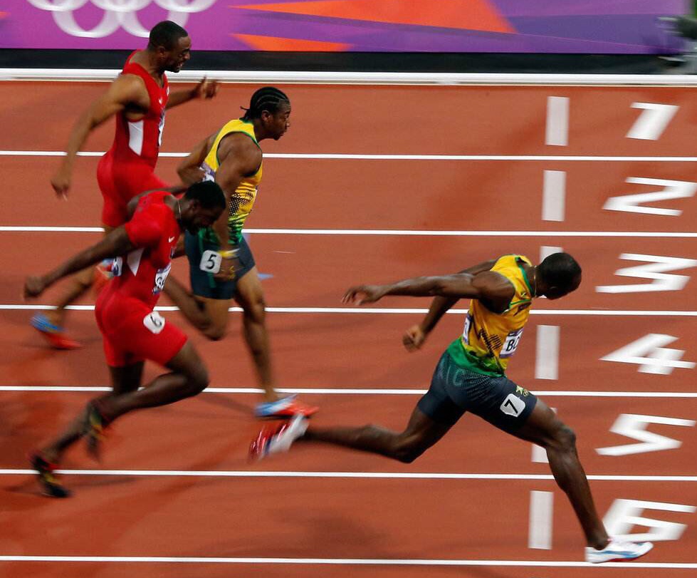 100米赛跑是一项室外田径<a target="