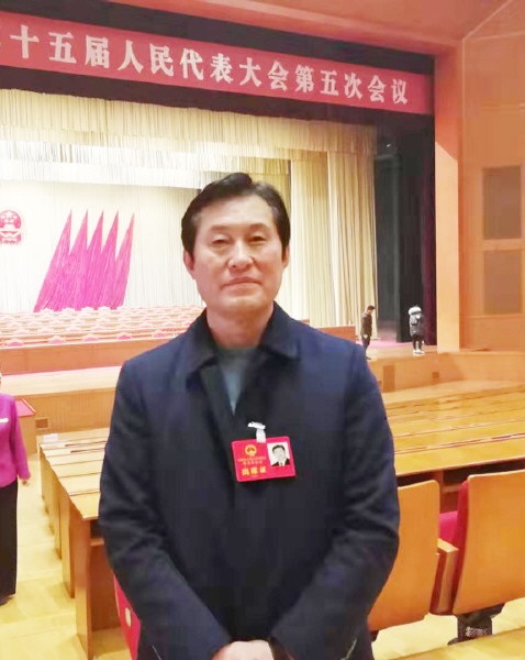 曾任山东省淄博市张店区科苑街道潘庄社区党委书记,居委会主任.