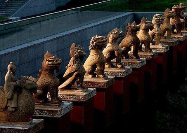 古人讲“五脊六兽”，“五脊”和“六兽”是啥？老祖宗盖房的讲究_百科TA说
