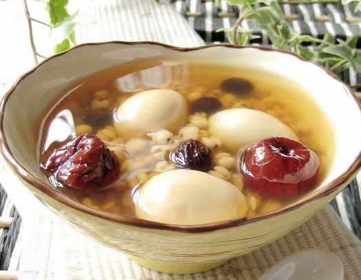 薏米赤小豆鹌鹑蛋糖水