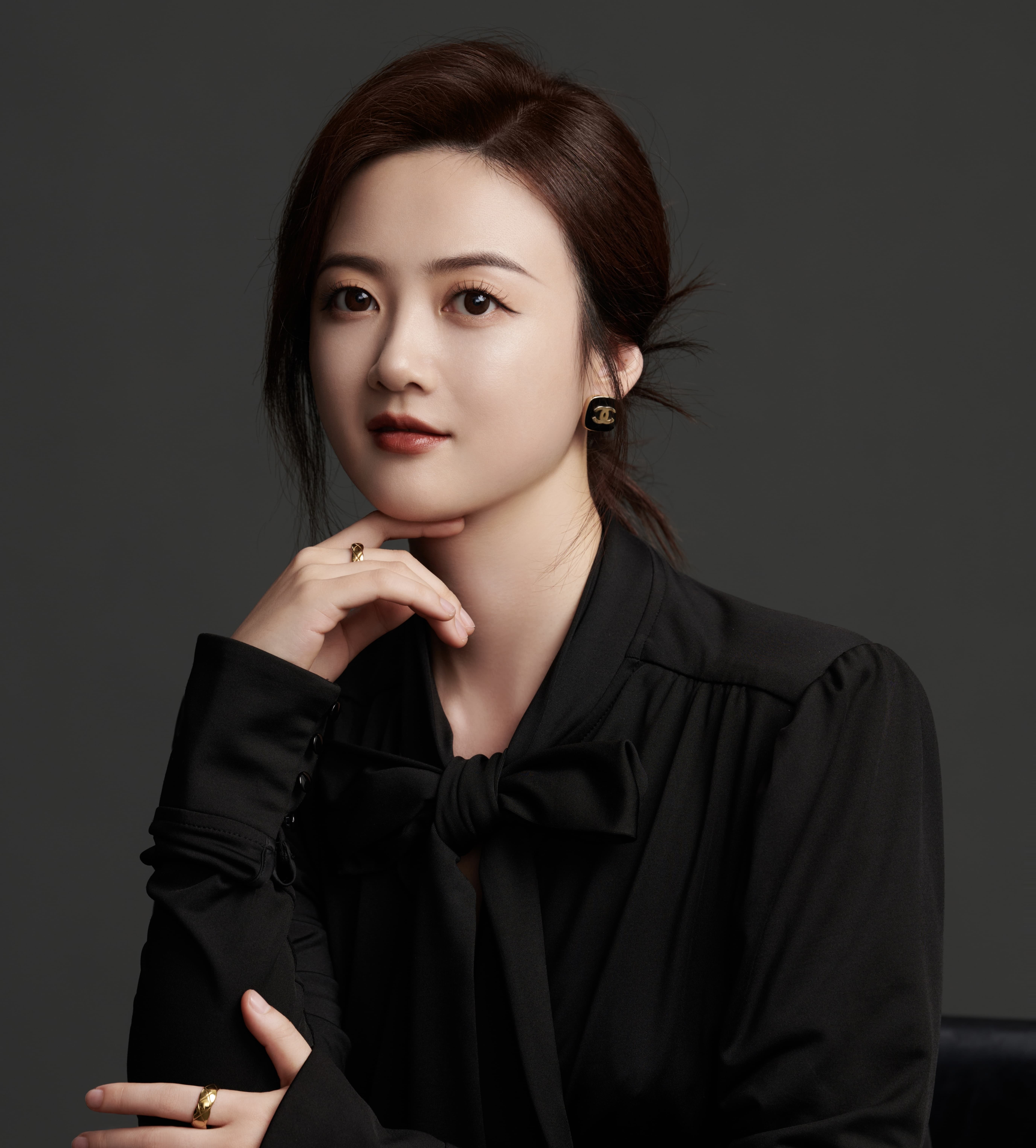 周莹