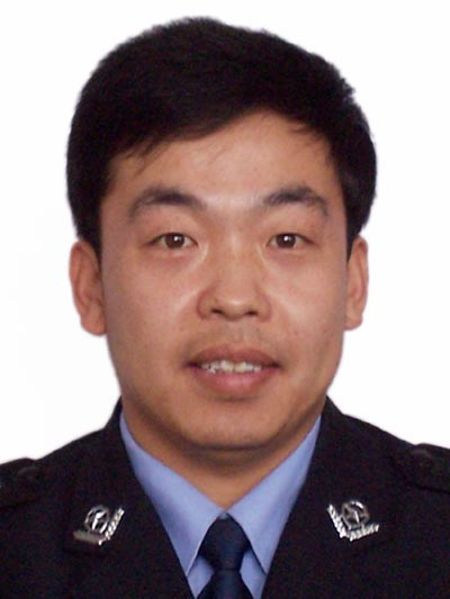  p>赵海龙,现任内蒙古自治区兴安盟乌兰浩特市公安局党委委员,副政委.