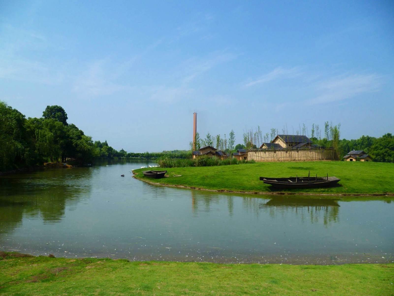  p>中南百草原(中南百草园)景区位于"中国美丽乡村"——浙江省湖州市