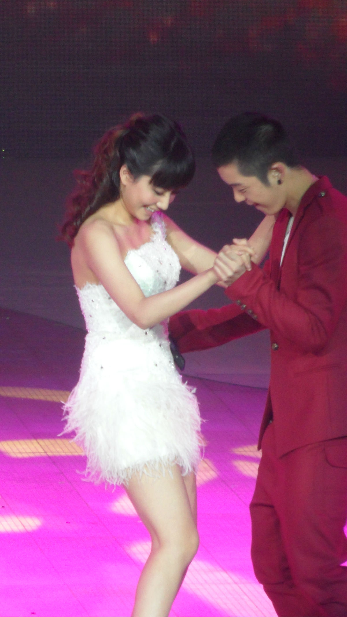  p>栎惜,指王栎鑫和刘惜君.