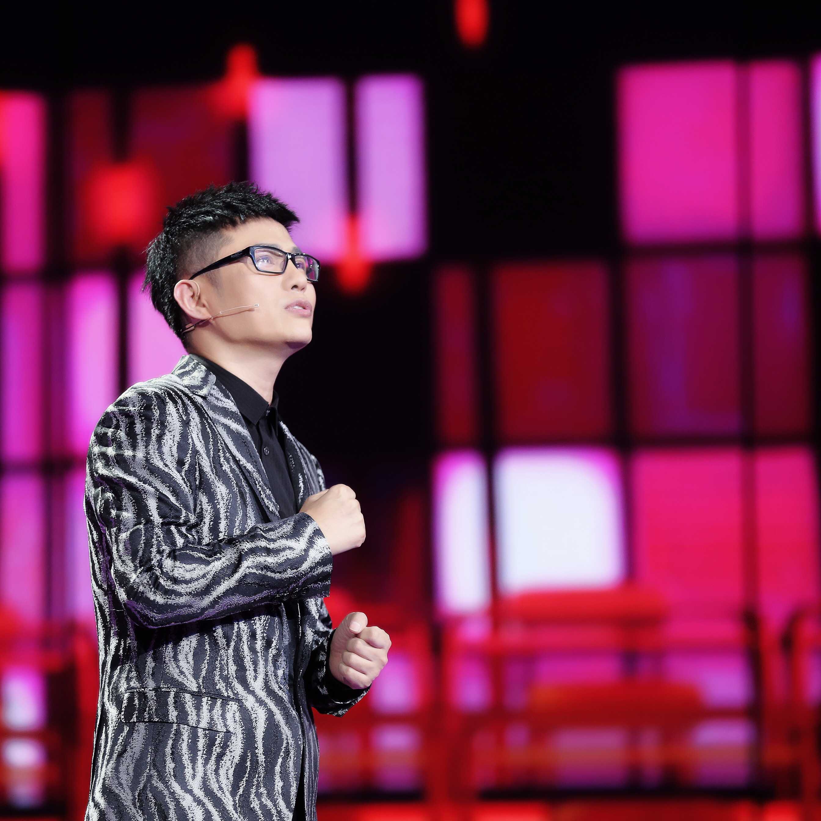  p>石头,本名王卓实,11月14日出生于中国吉林省吉林市,中国内地流行男