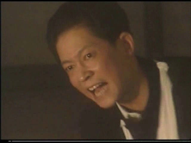走出凯旋门