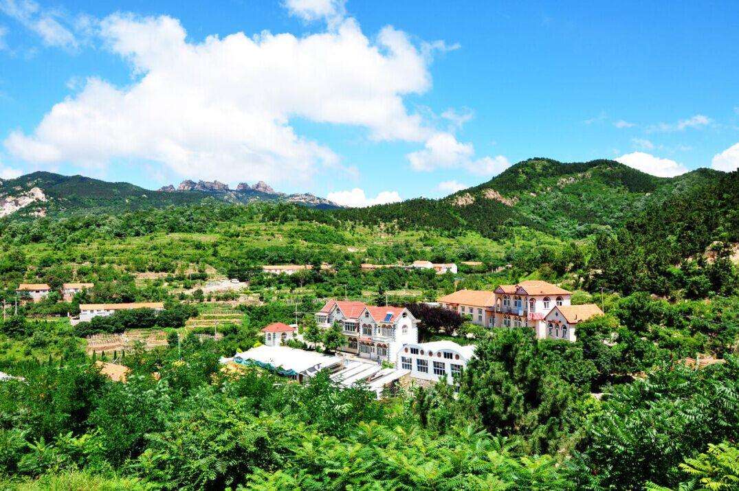  p>百果山,又称青岛百果山森林公园景区,是2014年青岛世界园艺博览会