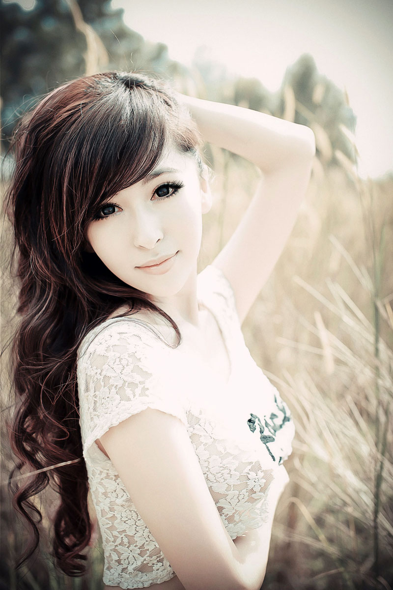  p>angelina wang是王佳音的英文名字,是毕业于华东师范学院的新锐