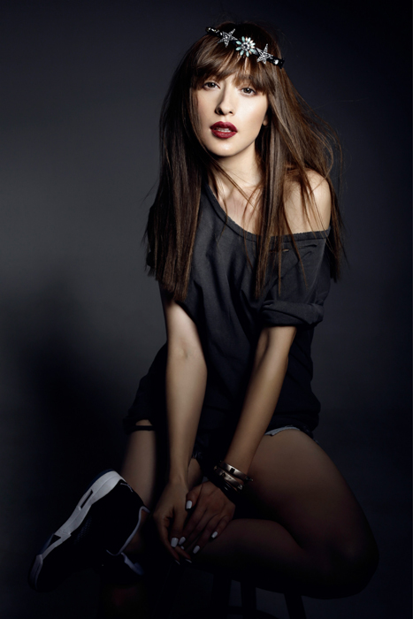  p data-id="gnta4z7m95">那笛,1986年1月4