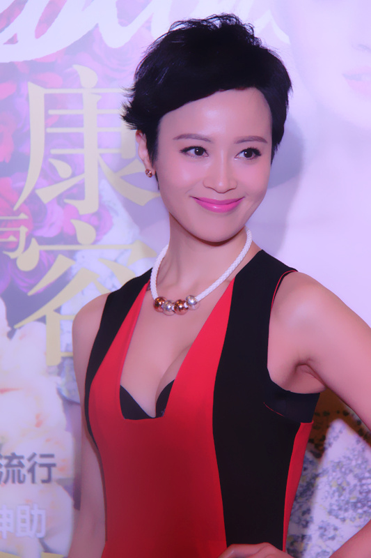  p>石筱群(shi xiao qun),原名石小群,1980年12月24日出生于浙江省