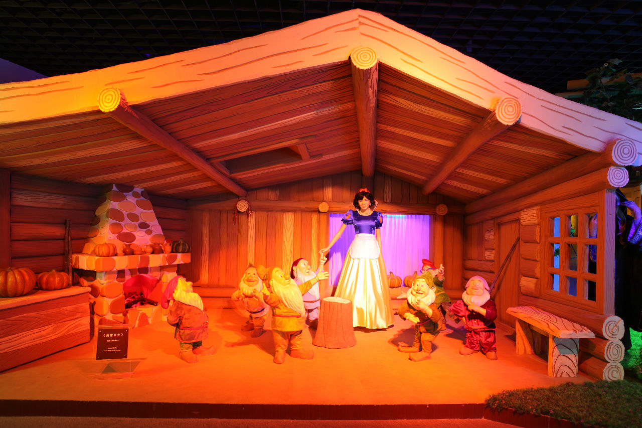  p>大连金石蜡像馆位于大连市金州区,坐落于美丽,浪漫的大连金石滩 a