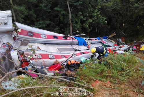 6.11广河高速九龙路段交通事故