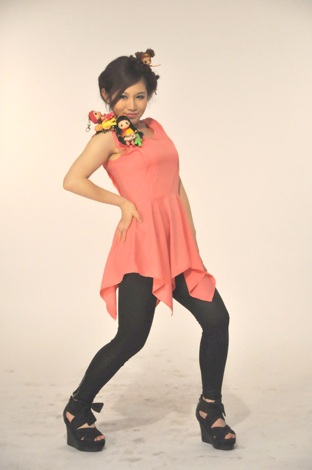  p>戴潆萱(萱萱),1989年7月30日出生于辽宁省沈阳市,中国内地流行女