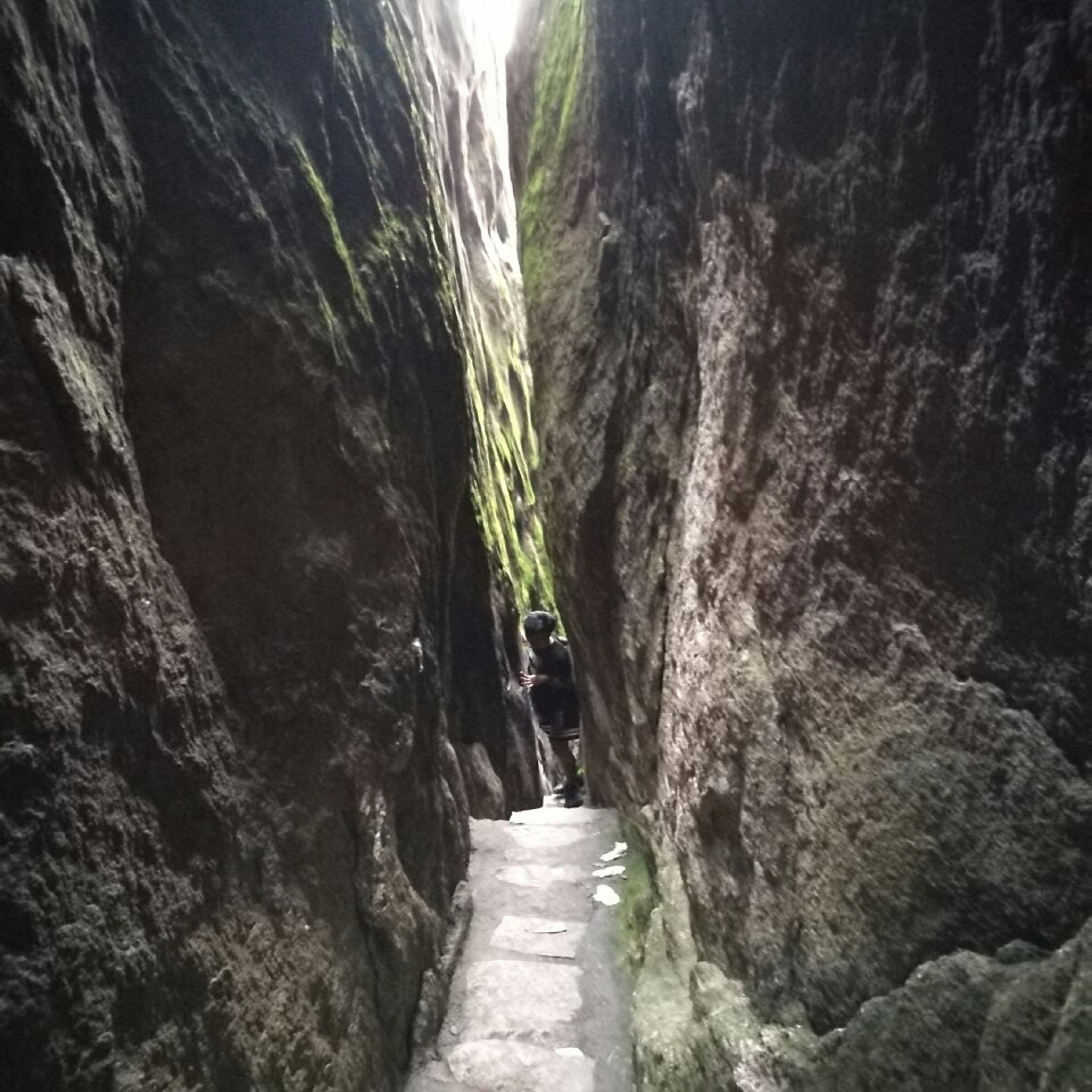  p>云洞岩景区位于福建省 a target="_blank" href="/item/漳州市