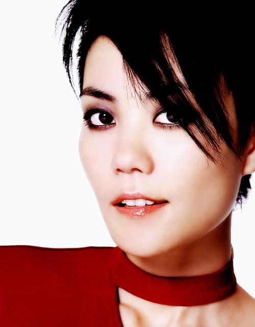  p>王菲(faye wong),1969年8月8日出生于北京,中国流行乐女歌手,影视