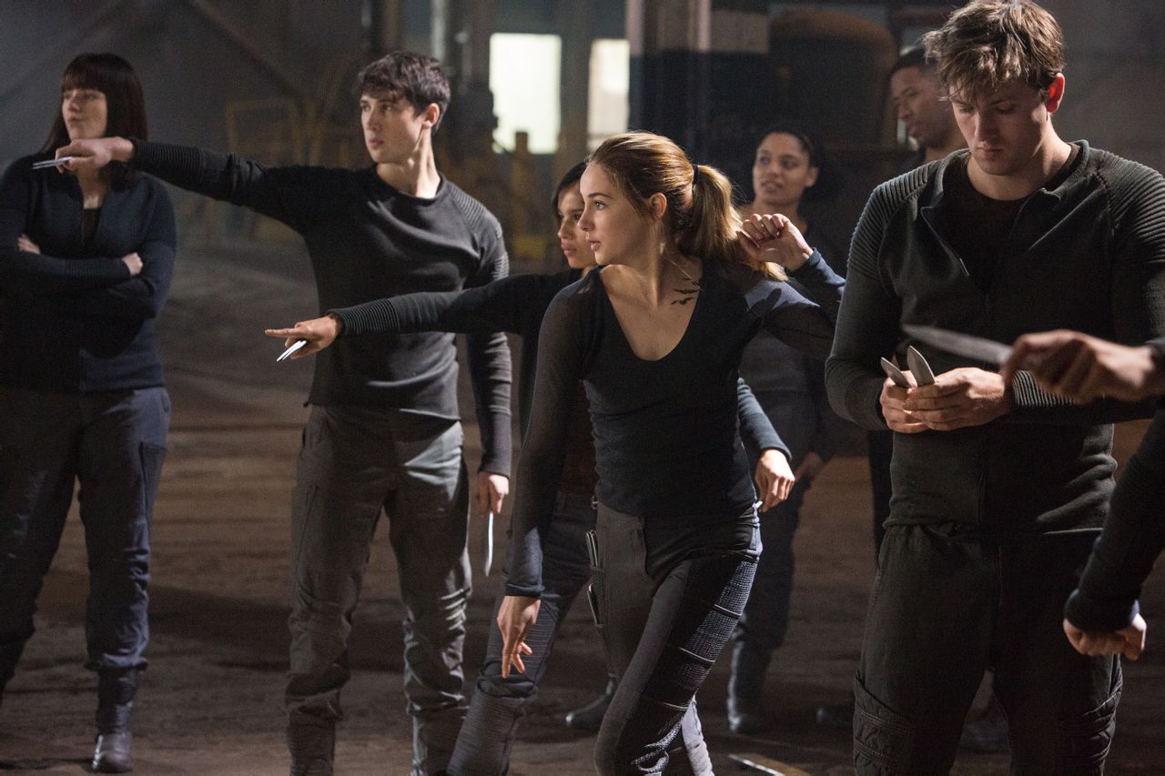 是改编自同名畅销书改编电影《分歧者》系列的首部,由 a target="