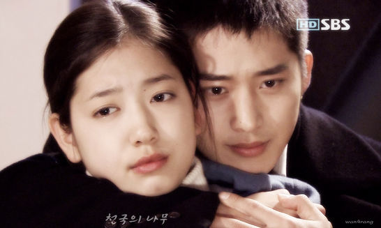  p>李莞(lee wan),本名"金亨洙",韩国男演员.